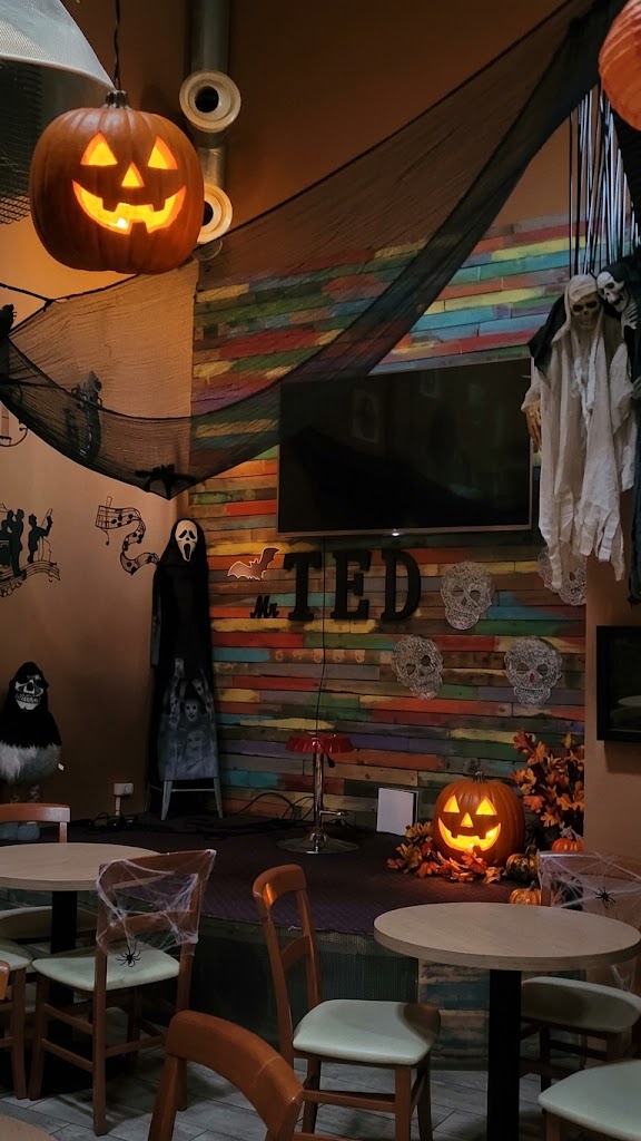 Halloween w Mr.Ted — scena z dyniami